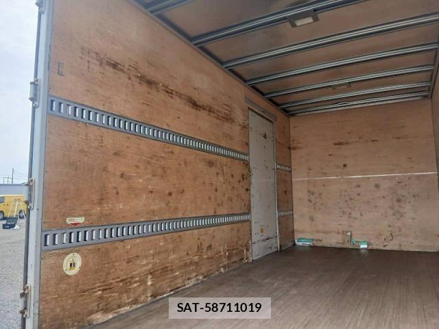 Isuzu ELF TRUCK 2018-03 6214277-24