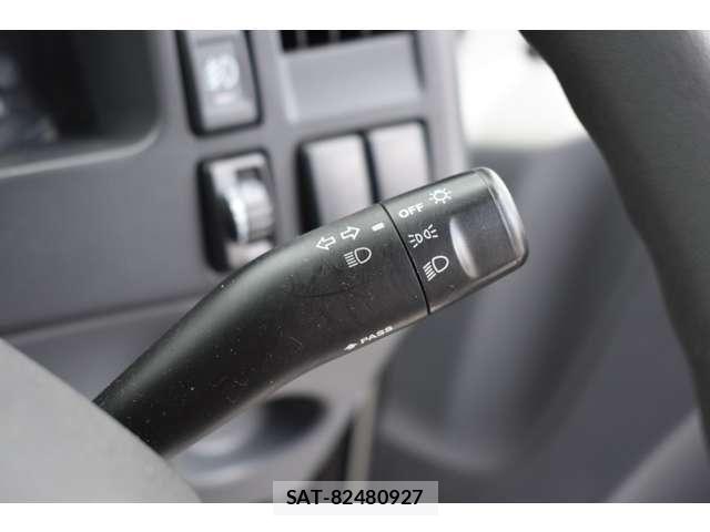 Isuzu ELF TRUCK 2016-04 6214296-13