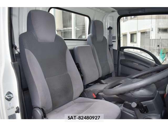 Isuzu ELF TRUCK 2016-04 6214296-3