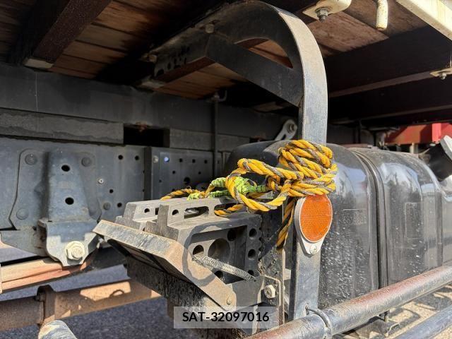 Isuzu ELF TRUCK 2013-12 6243774-21