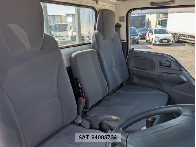 Isuzu ELF TRUCK 2013-03 6243801-26