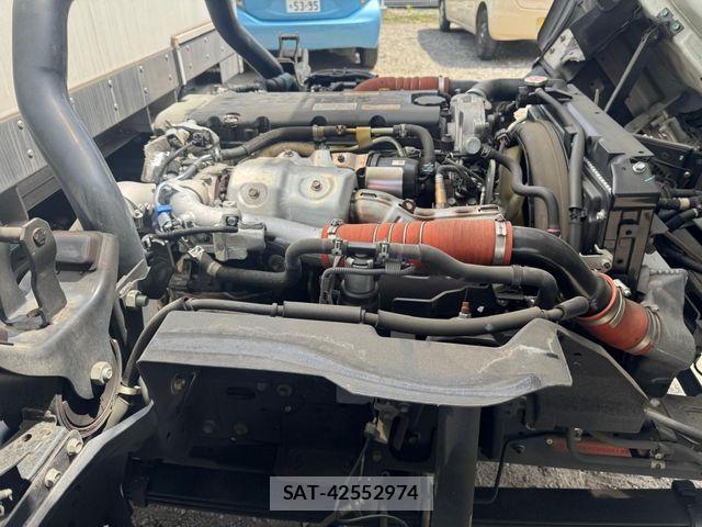 Isuzu ELF TRUCK 2020-02 6263948-17