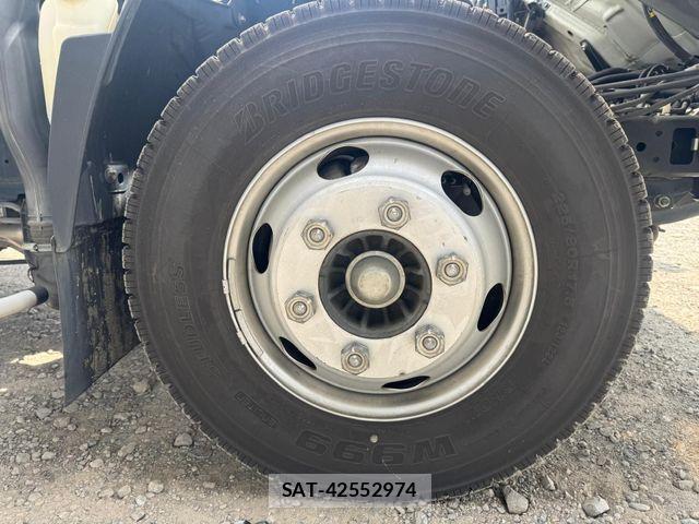 Isuzu ELF TRUCK 2020-02 6263948-18