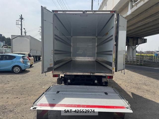 Isuzu ELF TRUCK 2020-02 6263948-26