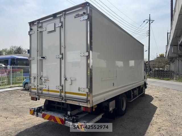 Isuzu ELF TRUCK 2020-02 6263948-2