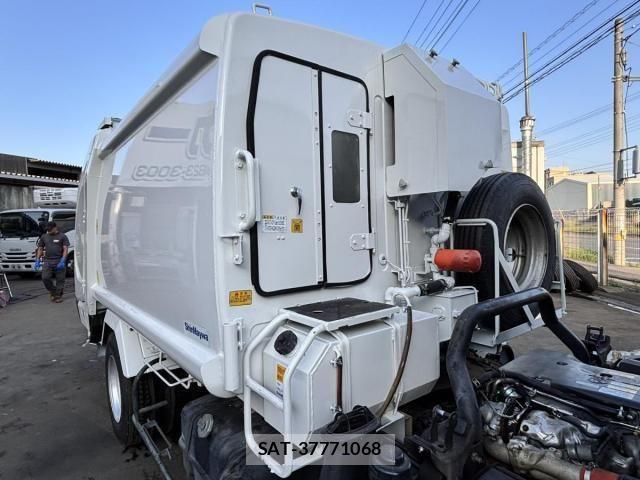 Isuzu ELF TRUCK 2013-03 6263961-10