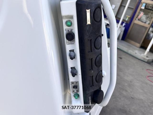 Isuzu ELF TRUCK 2013-03 6263961-14