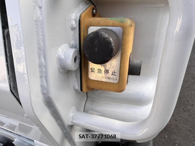 Isuzu ELF TRUCK 2013-03 6263961-16