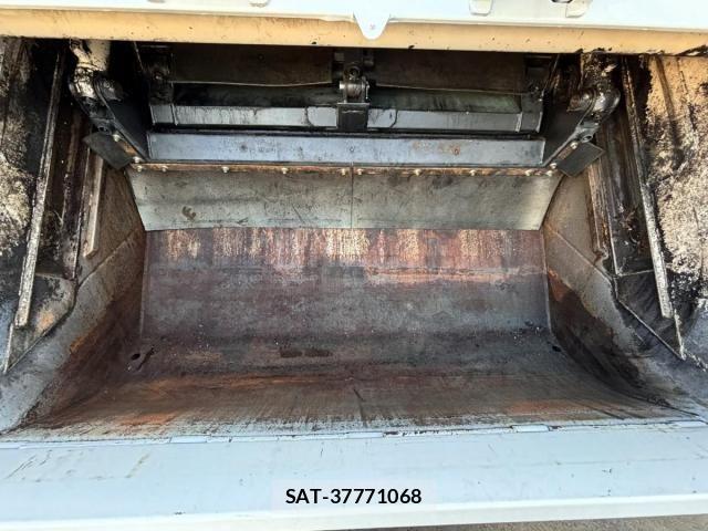 Isuzu ELF TRUCK 2013-03 6263961-18