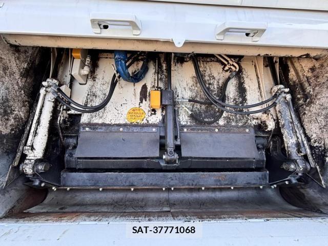 Isuzu ELF TRUCK 2013-03 6263961-21