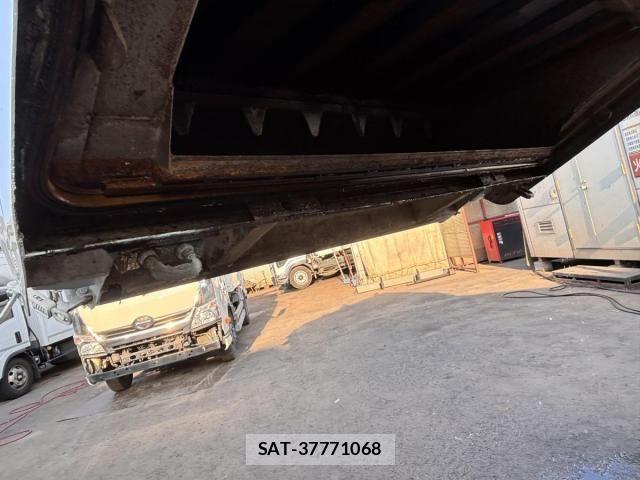 Isuzu ELF TRUCK 2013-03 6263961-26