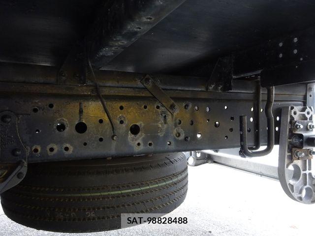 Isuzu ELF TRUCK 2020-02 6263947-15