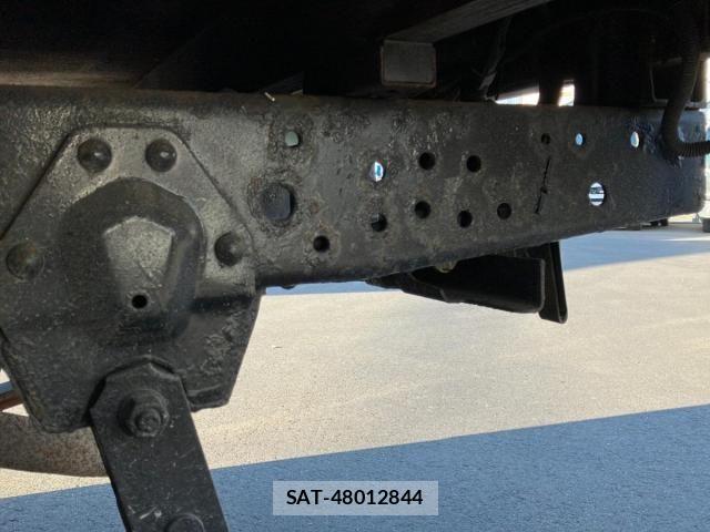 Isuzu ELF TRUCK 2014-03 6271586-9