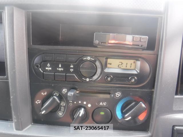 Isuzu ELF TRUCK 2017-11 6276189-23