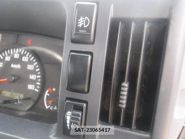 Isuzu ELF TRUCK 2017-11 6276189-27