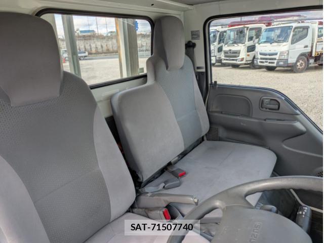 Isuzu ELF TRUCK 2015-08 6276212-23