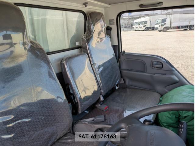 Isuzu ELF TRUCK 2020-02 6271567-26