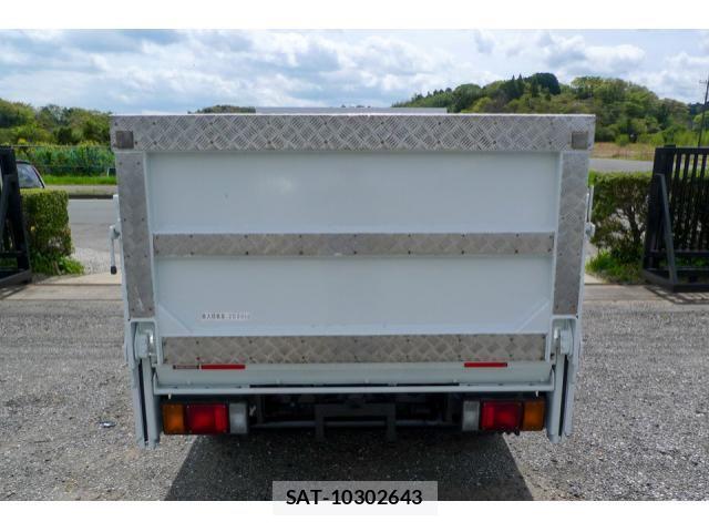 Isuzu ELF TRUCK 2020-06 6271558-3