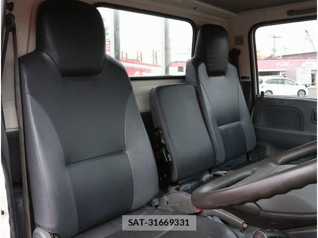 Isuzu ELF TRUCK 2017-01 6276201-23