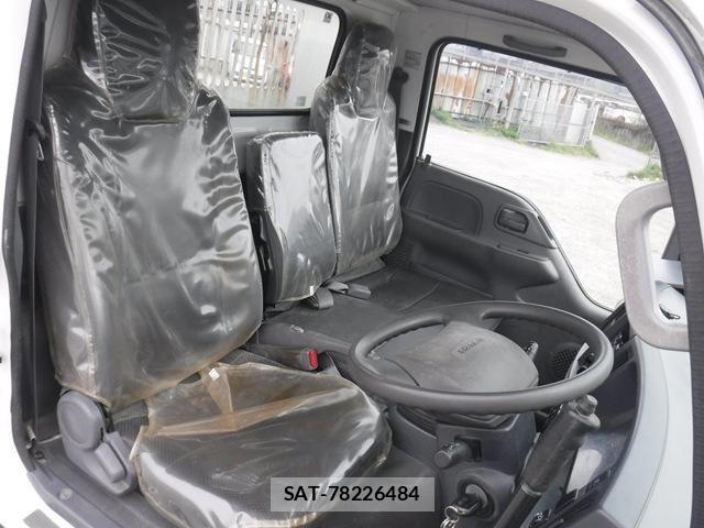 Isuzu ELF TRUCK 2017-10 6303907-16