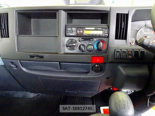 Isuzu ELF TRUCK 2025-03 6303879-9