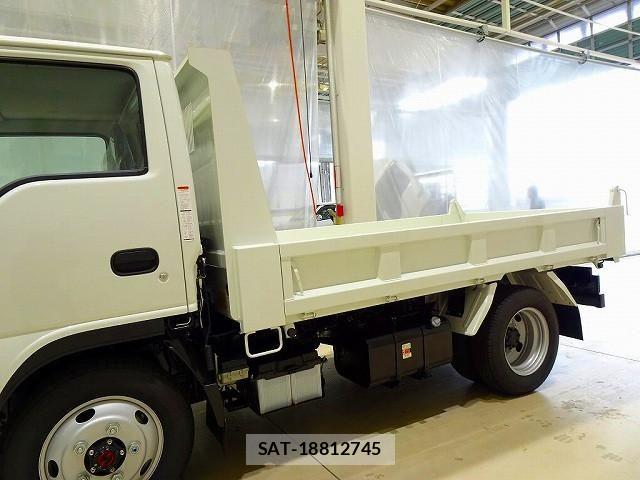 Isuzu ELF TRUCK 2025-03 6303879-20