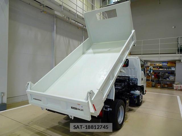 Isuzu ELF TRUCK 2025-03 6303879-23