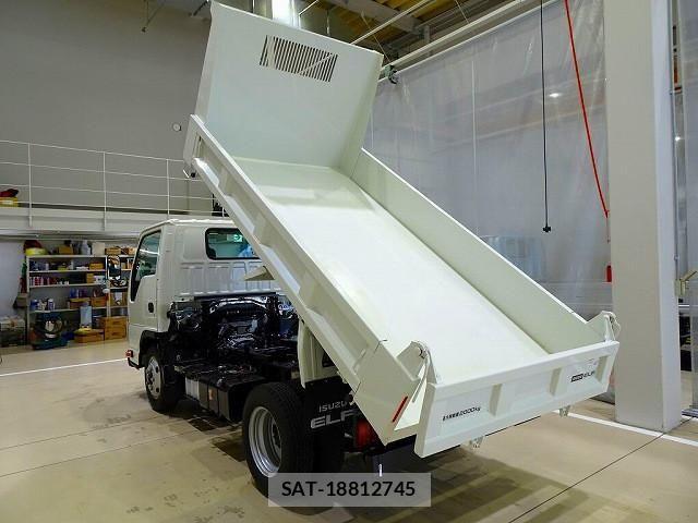 Isuzu ELF TRUCK 2025-03 6303879-24