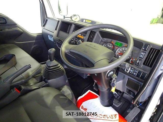 Isuzu ELF TRUCK 2025-03 6303879-4