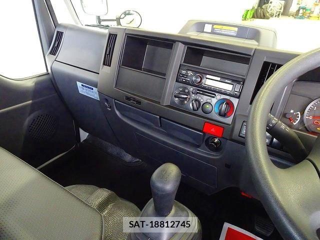 Isuzu ELF TRUCK 2025-03 6303879-8