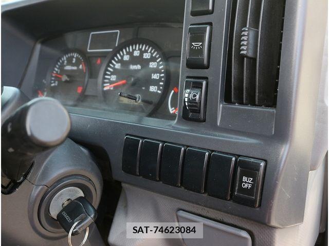 Isuzu ELF TRUCK 2013-10 6497265-26