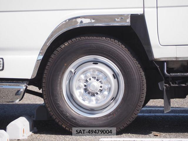 Isuzu ELF TRUCK 2012-09 6497262-10