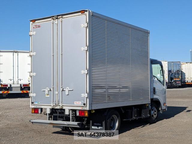 Isuzu ELF TRUCK 2018-02 6497216-3