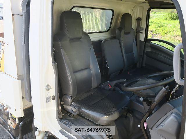 Isuzu ELF TRUCK 2017-03 6497209-16