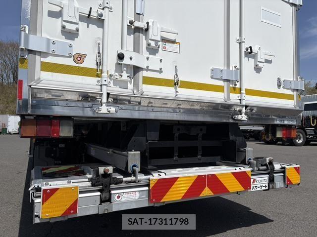 Isuzu ELF TRUCK 2020-02 6526040-12