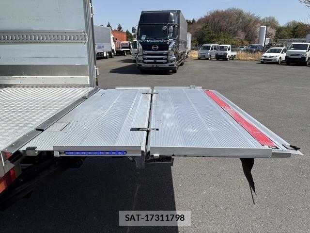 Isuzu ELF TRUCK 2020-02 6526040-14