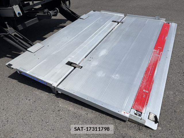Isuzu ELF TRUCK 2020-02 6526040-15