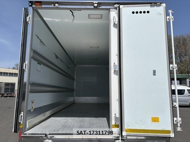 Isuzu ELF TRUCK 2020-02 6526040-17
