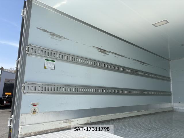 Isuzu ELF TRUCK 2020-02 6526040-21