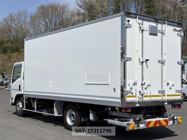 Isuzu ELF TRUCK 2020-02 6526040-5