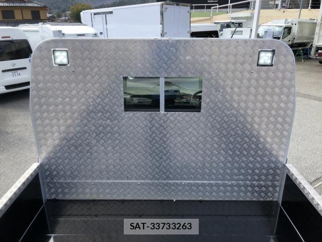 Isuzu ELF TRUCK 2023-10 6526021-11