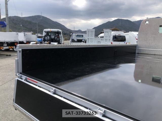 Isuzu ELF TRUCK 2023-10 6526021-13