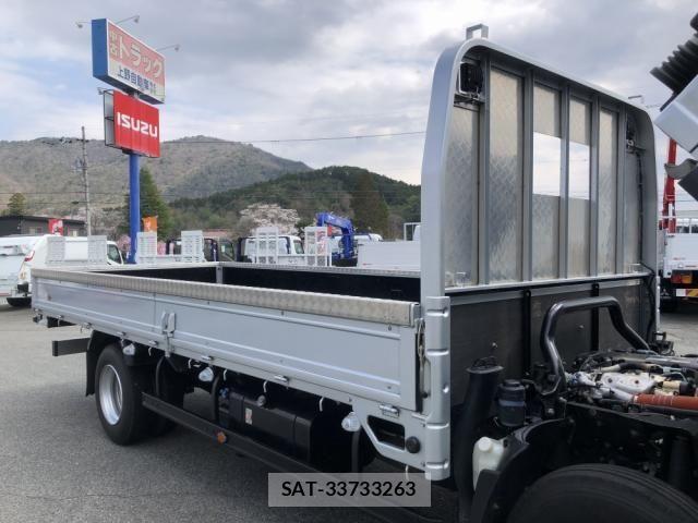 Isuzu ELF TRUCK 2023-10 6526021-22