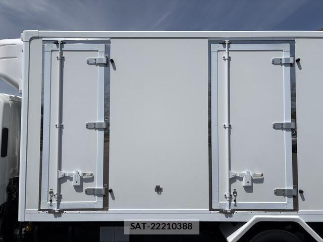 Isuzu ELF TRUCK 2018-02 6526039-8