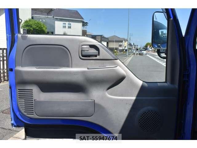 Isuzu ELF TRUCK 2014-03 6526061-9