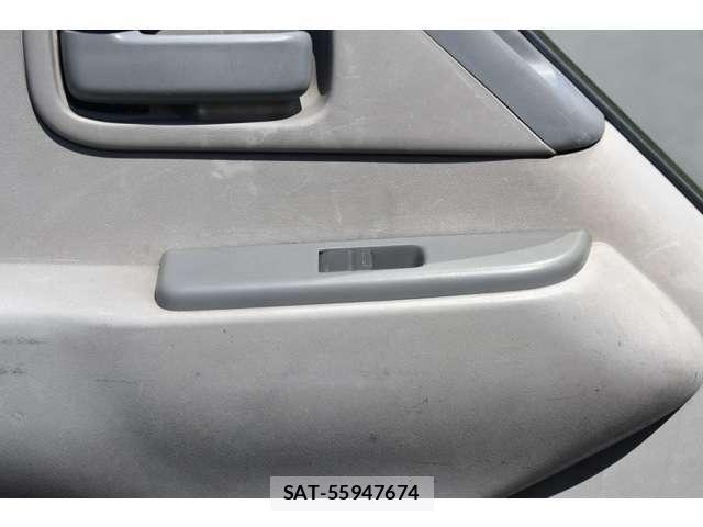 Isuzu ELF TRUCK 2014-03 6526061-10