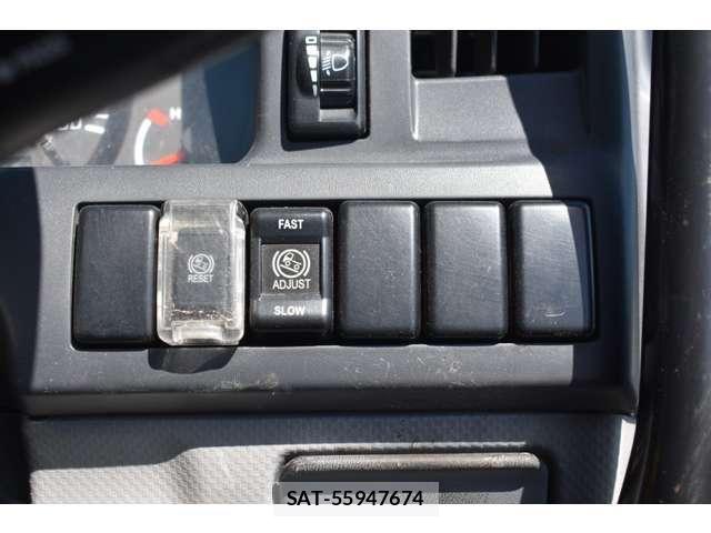 Isuzu ELF TRUCK 2014-03 6526061-12