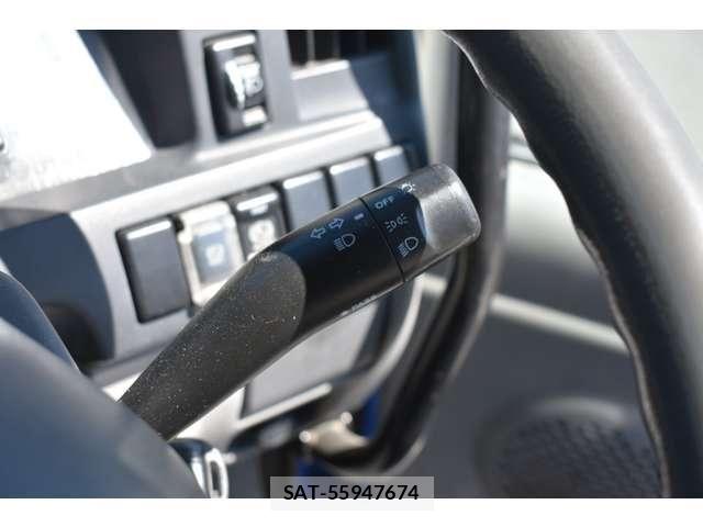Isuzu ELF TRUCK 2014-03 6526061-13