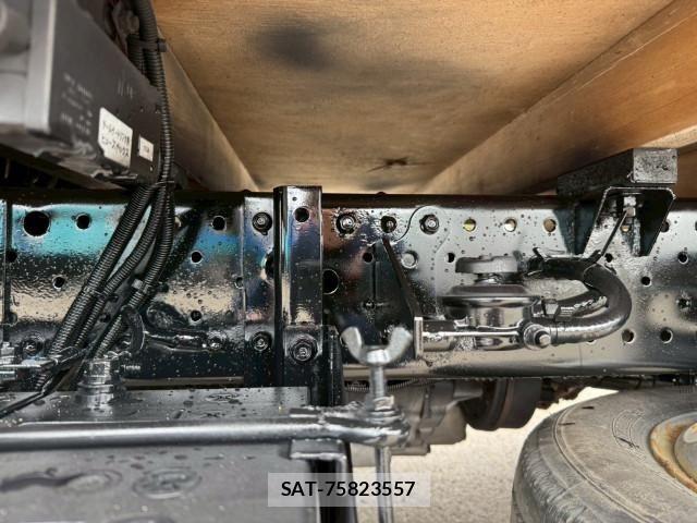 Isuzu ELF TRUCK 2019-05 6526038-20