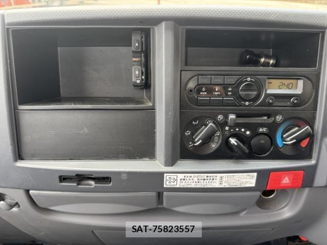 Isuzu ELF TRUCK 2019-05 6526038-27